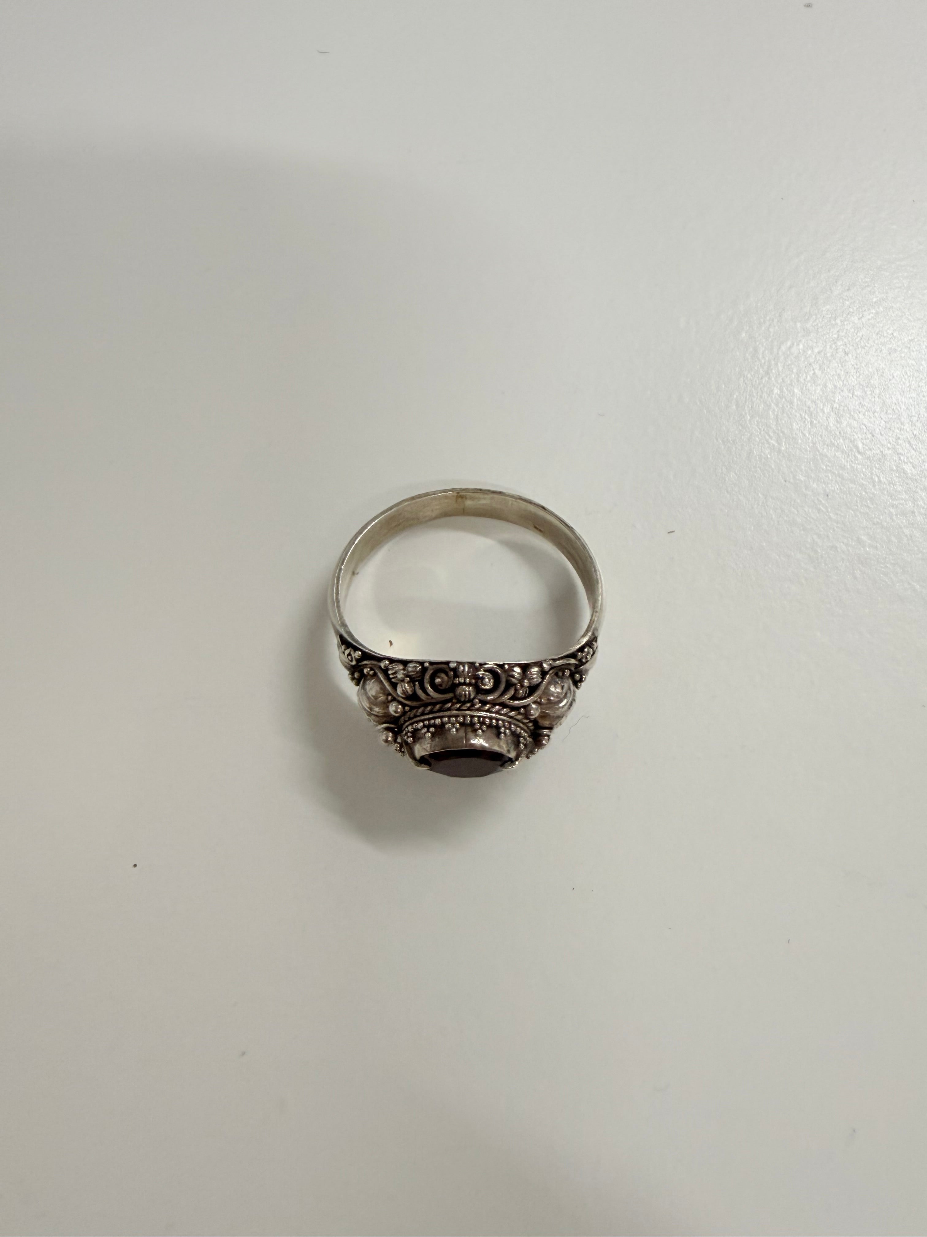 Vintage Sterling Silver & Garnet Ring