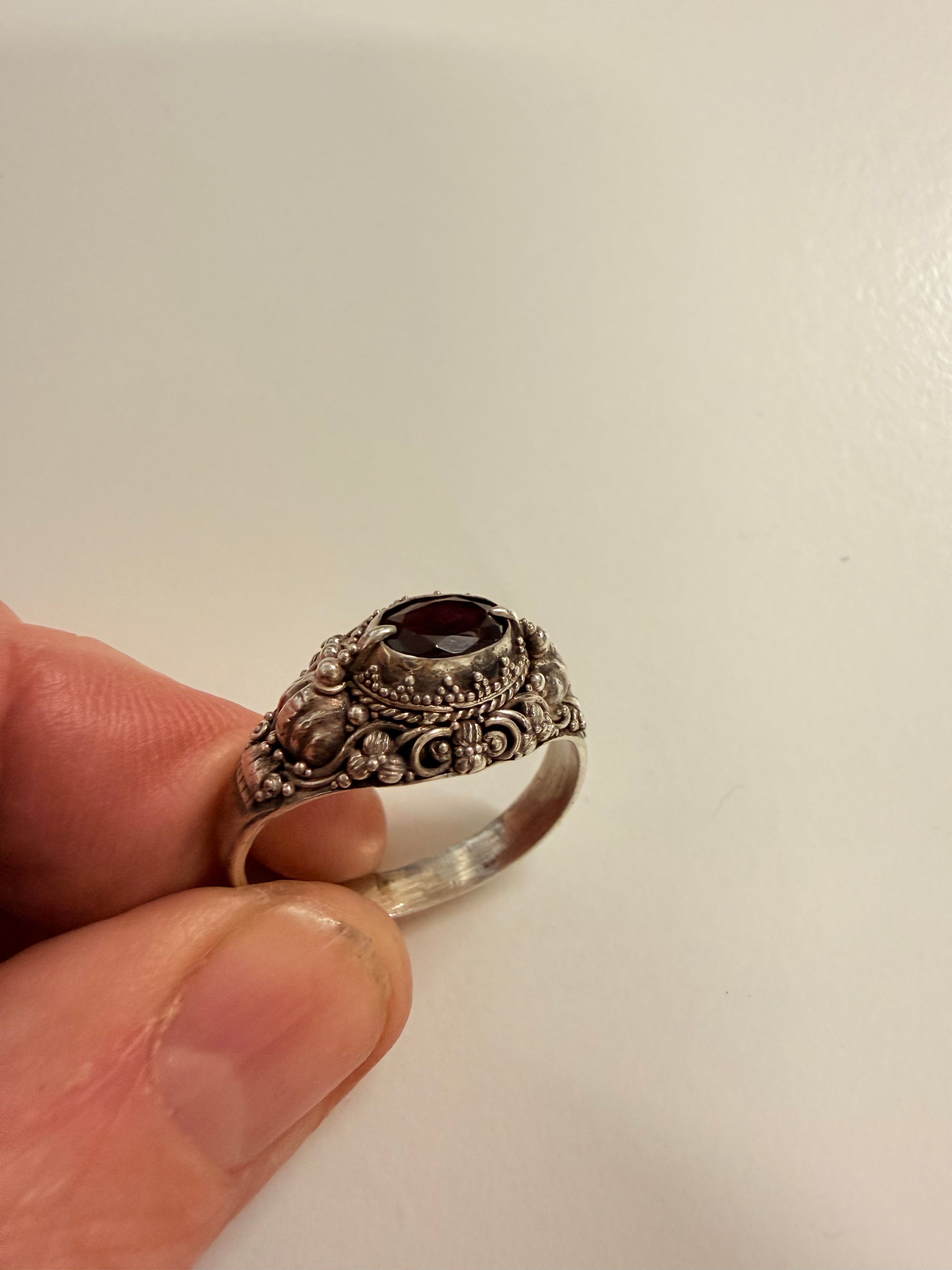 Vintage Sterling Silver & Garnet Ring