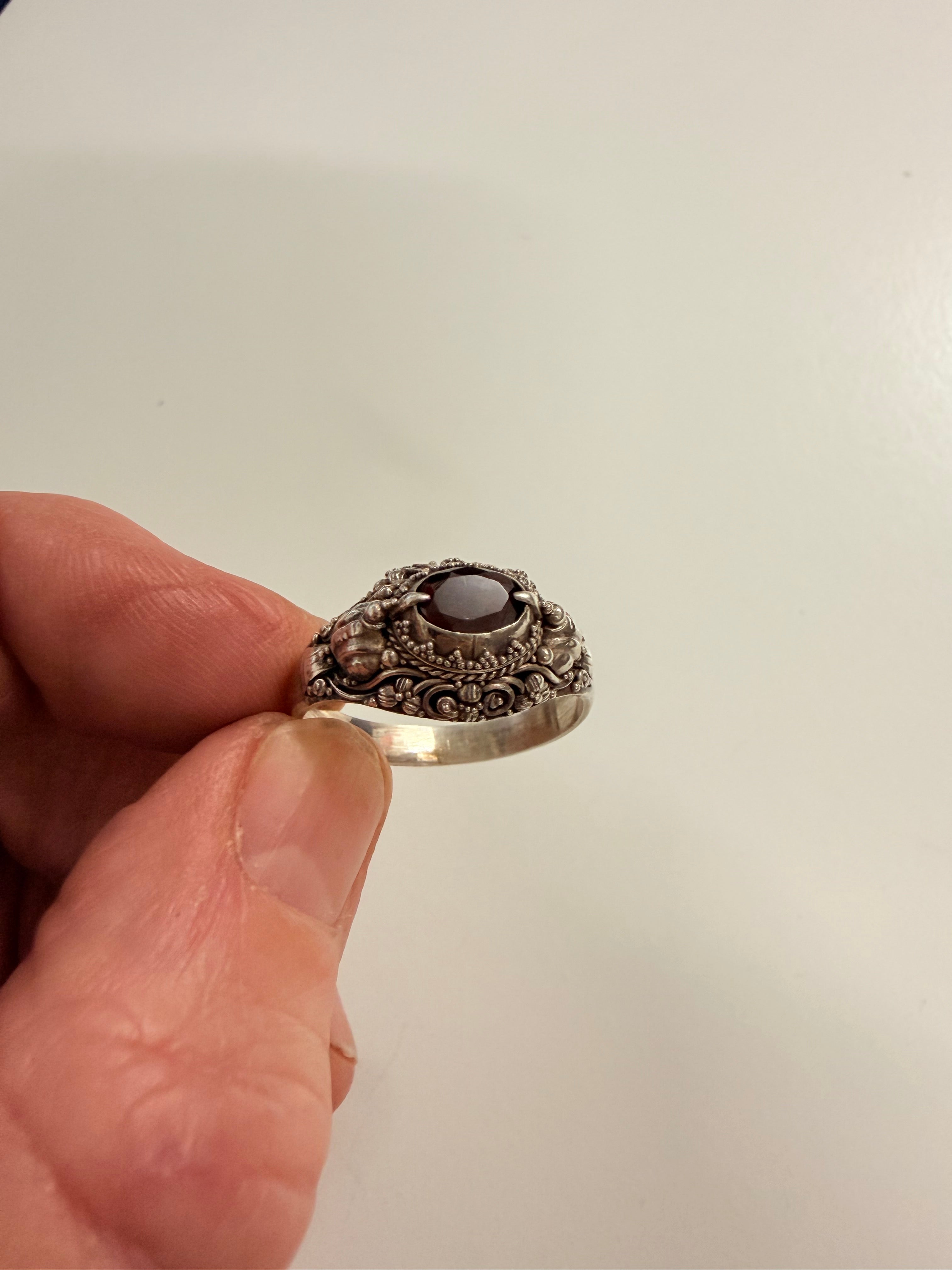 Vintage Sterling Silver & Garnet Ring