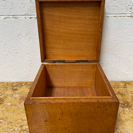 Large Vintage Maple Wooden Hinged Box