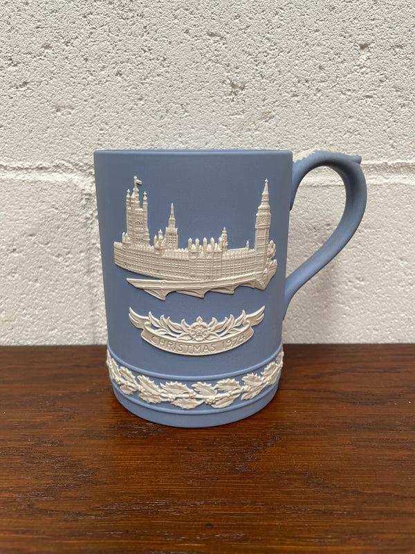 Wedgewood Christmas 1974 Mug with "Houses of Parliament". In good original condition.