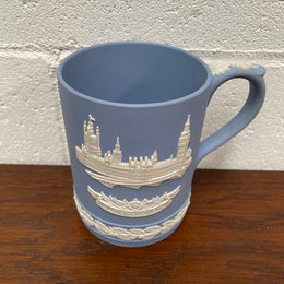 Wedgewood Christmas 1974 Mug with "Houses of Parliament". In good original condition.