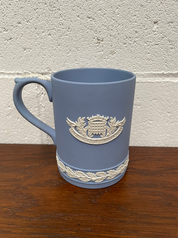 Wedgewood Christmas 1974 Mug with "Houses of Parliament". In good original condition.