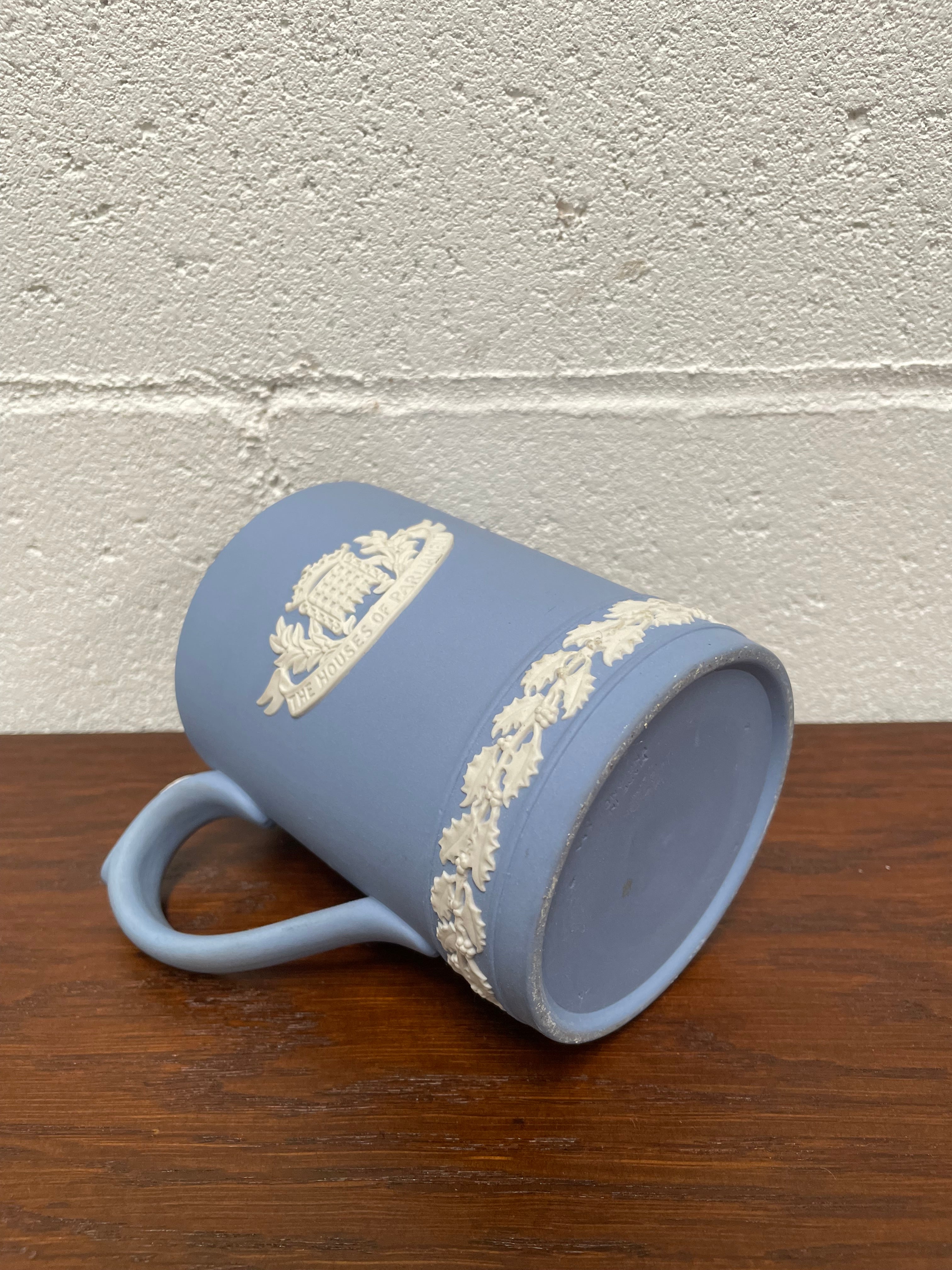 Wedgewood Christmas 1974 Mug with "Houses of Parliament" | Antique & Vintage | Moonee Ponds Antiques | Australia Wide Delivery