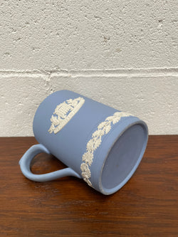 Wedgewood Christmas 1974 Mug with "Houses of Parliament" | Antique & Vintage | Moonee Ponds Antiques | Australia Wide Delivery