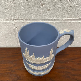 Wedgewood Christmas 1974 Mug with "Houses of Parliament". In good original condition.