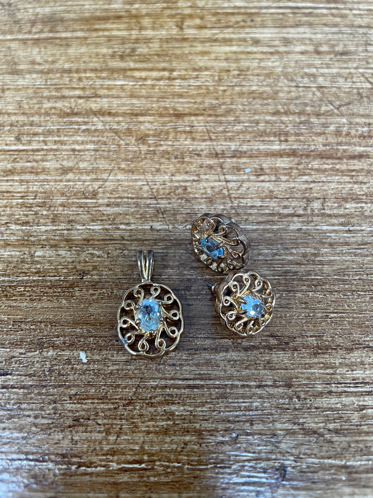 Lovely Vintage Gold Filled Pendant & Earrings Set