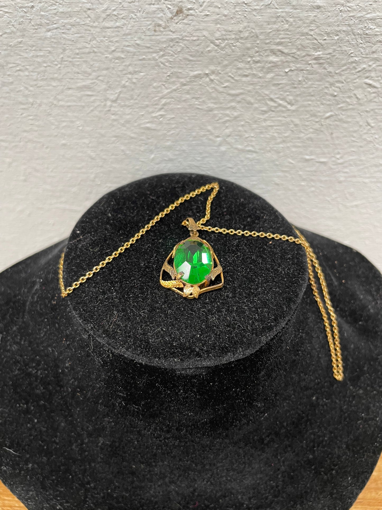 Vintage 9ct Gold Filled Green Stone Pendant & Chain