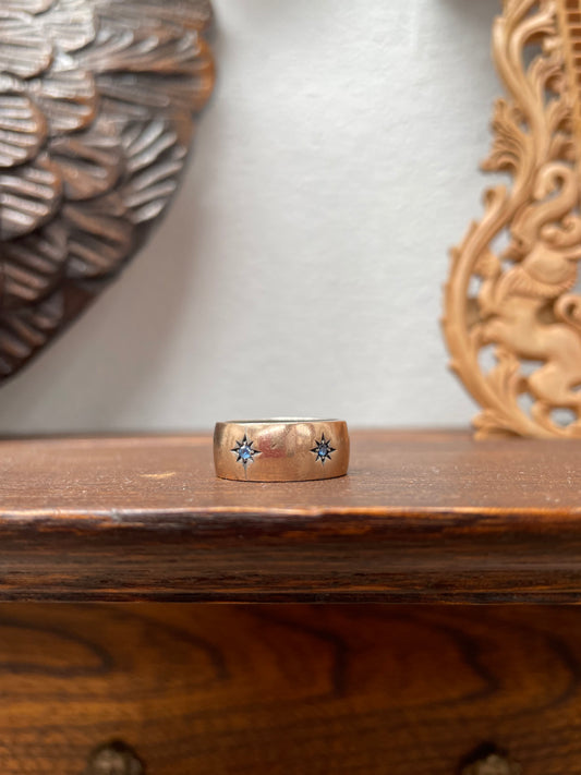 Vintage 9ct Silver Lined Ring With Sapphire