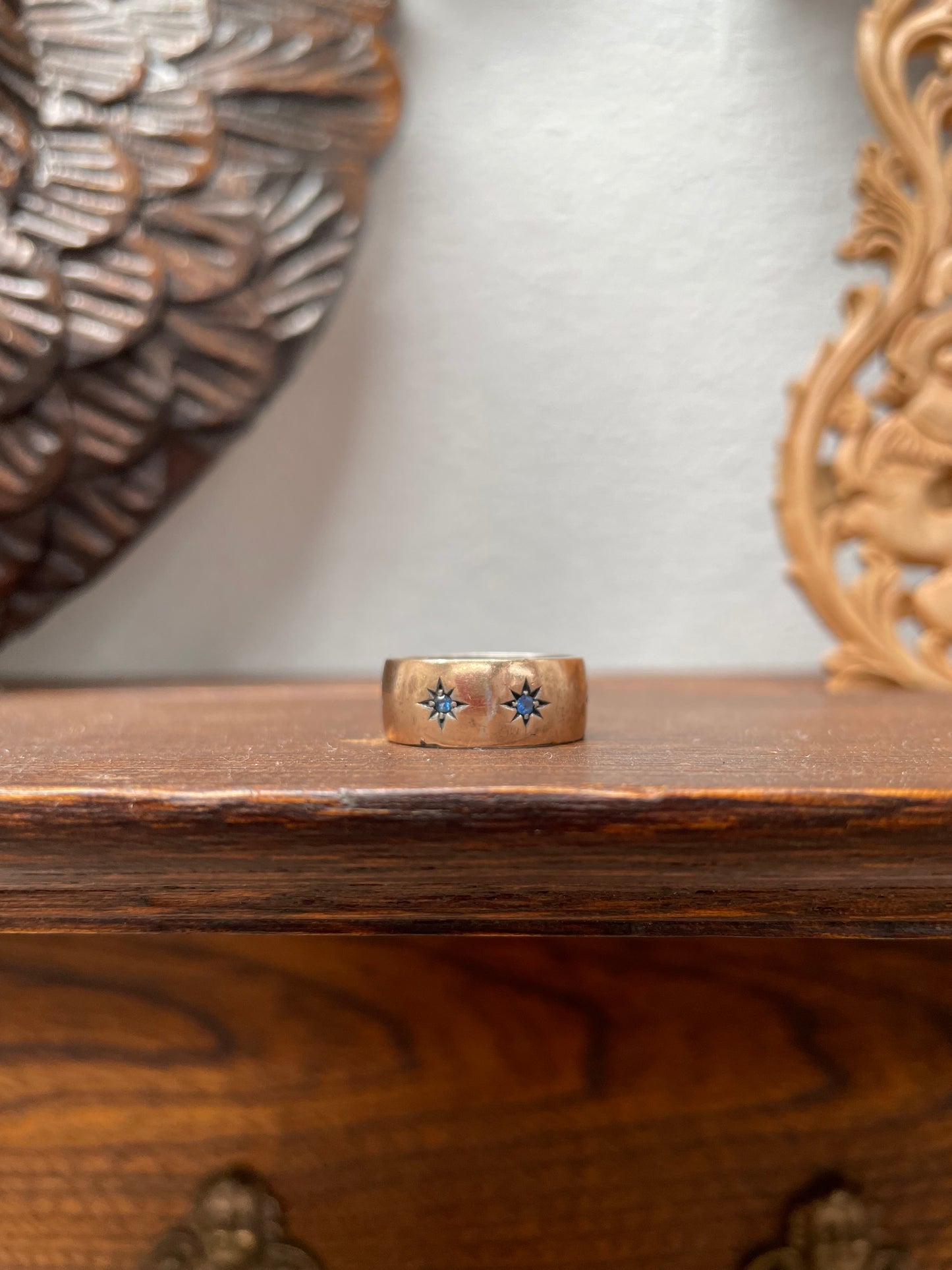 Vintage 9ct Silver Lined Ring With Sapphire