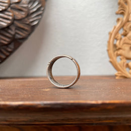 Vintage 9ct Silver Lined Ring With Sapphire