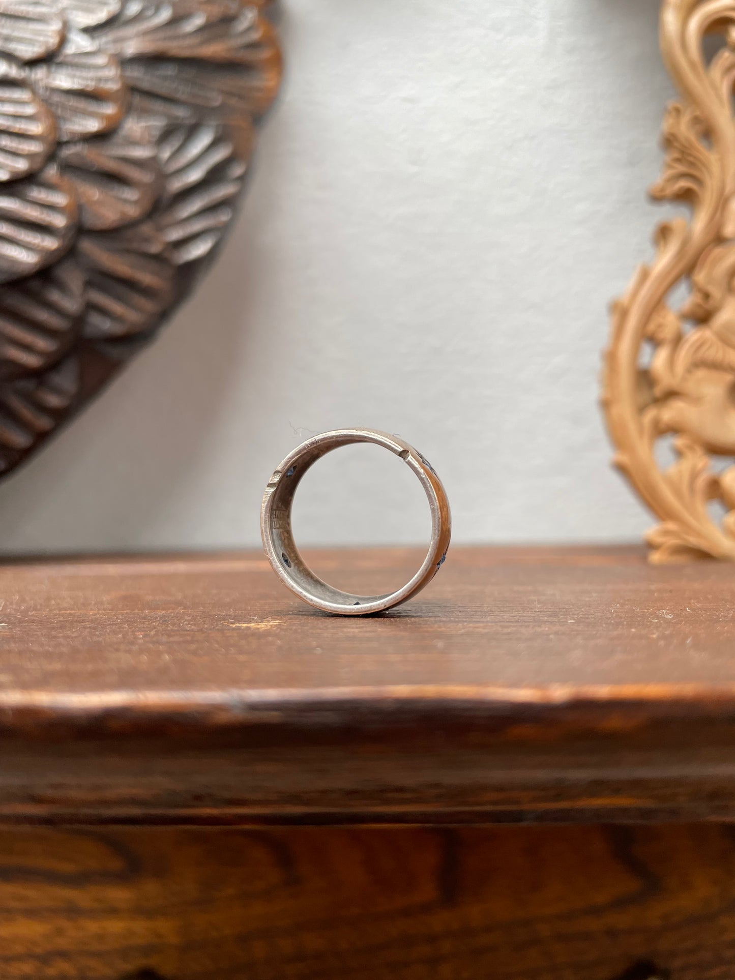 Vintage 9ct Silver Lined Ring With Sapphire