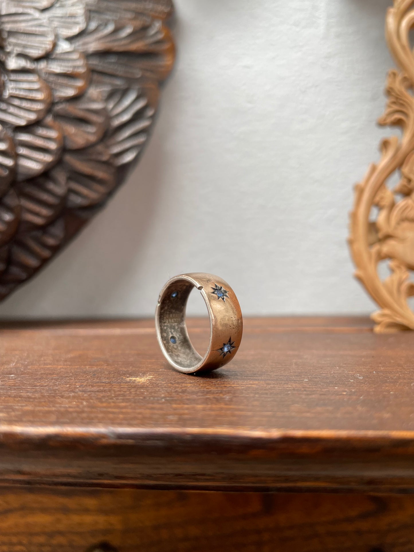 Vintage 9ct Silver Lined Ring With Sapphire