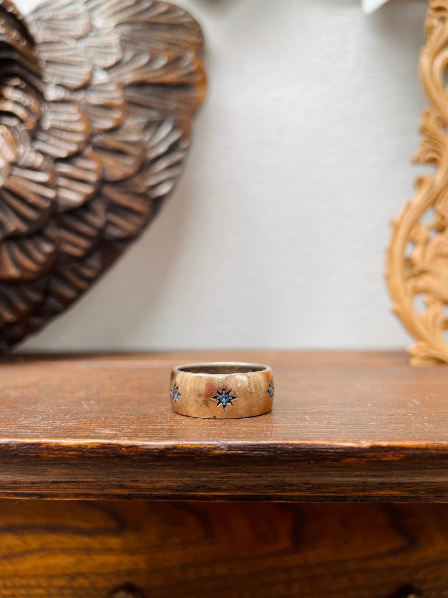 Vintage 9ct Silver Lined Ring With Sapphire