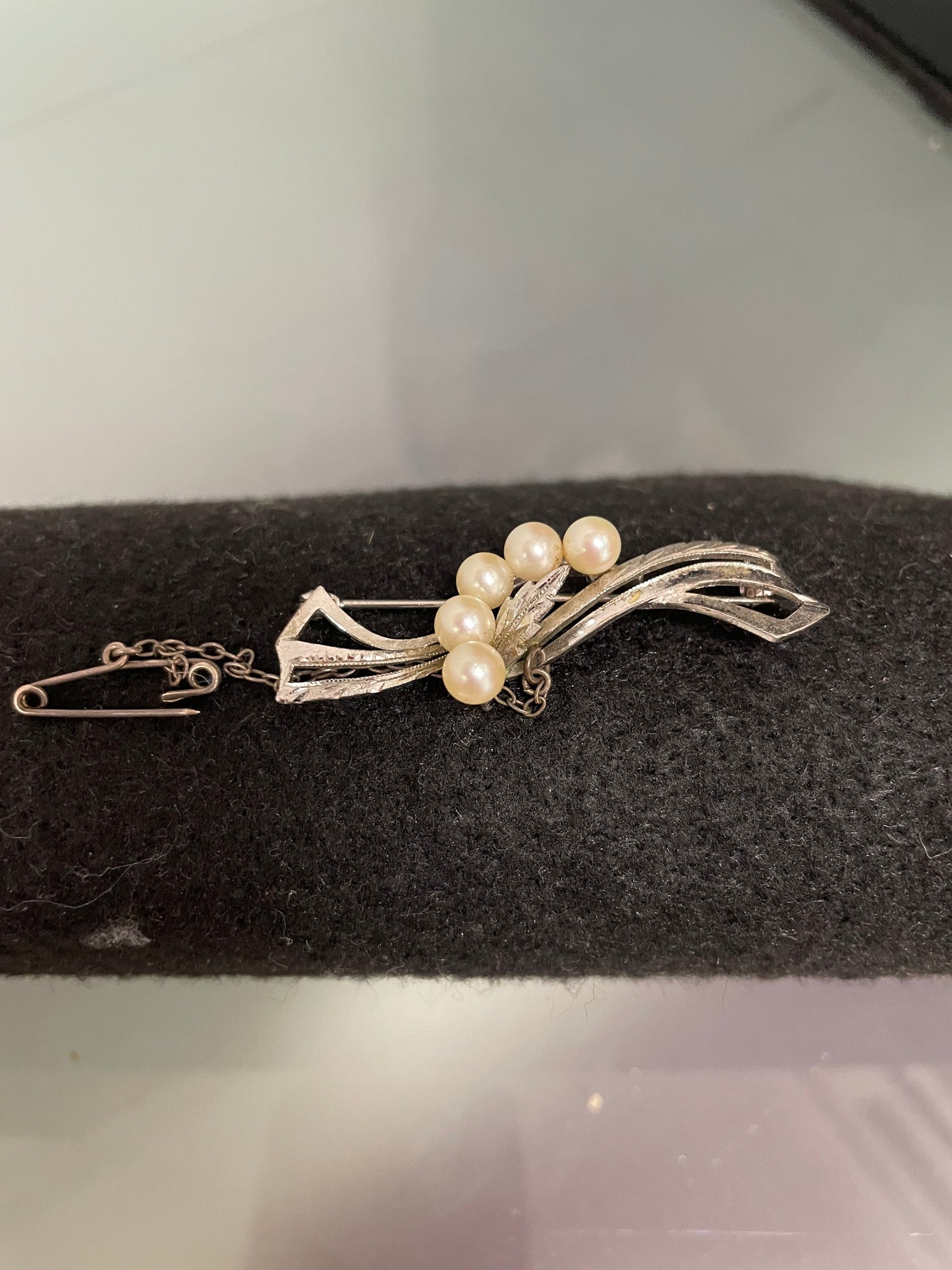 Selection Of Vintage Sterling Silver & Cultured Pearl Brooches