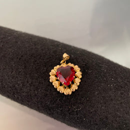 Vintage 9ct Gold Lined Red Stone Pendant