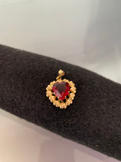 Vintage 9ct Gold Lined Red Stone Pendant | Antique & Vintage | Moonee Ponds Antiques | Australia Wide Delivery