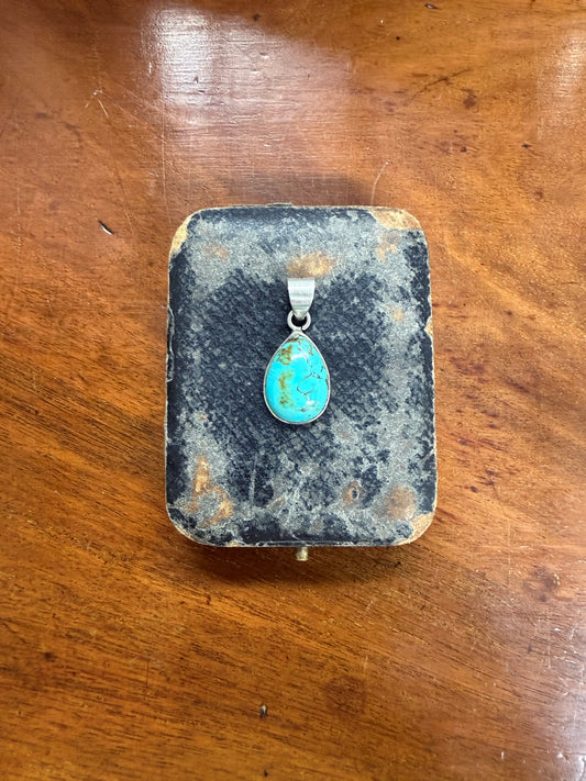 Vintage Silver & Abalone Shell Pendnat