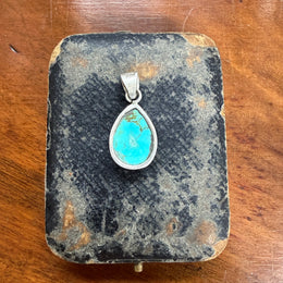 Vintage Silver & Abalone Shell Pendnat