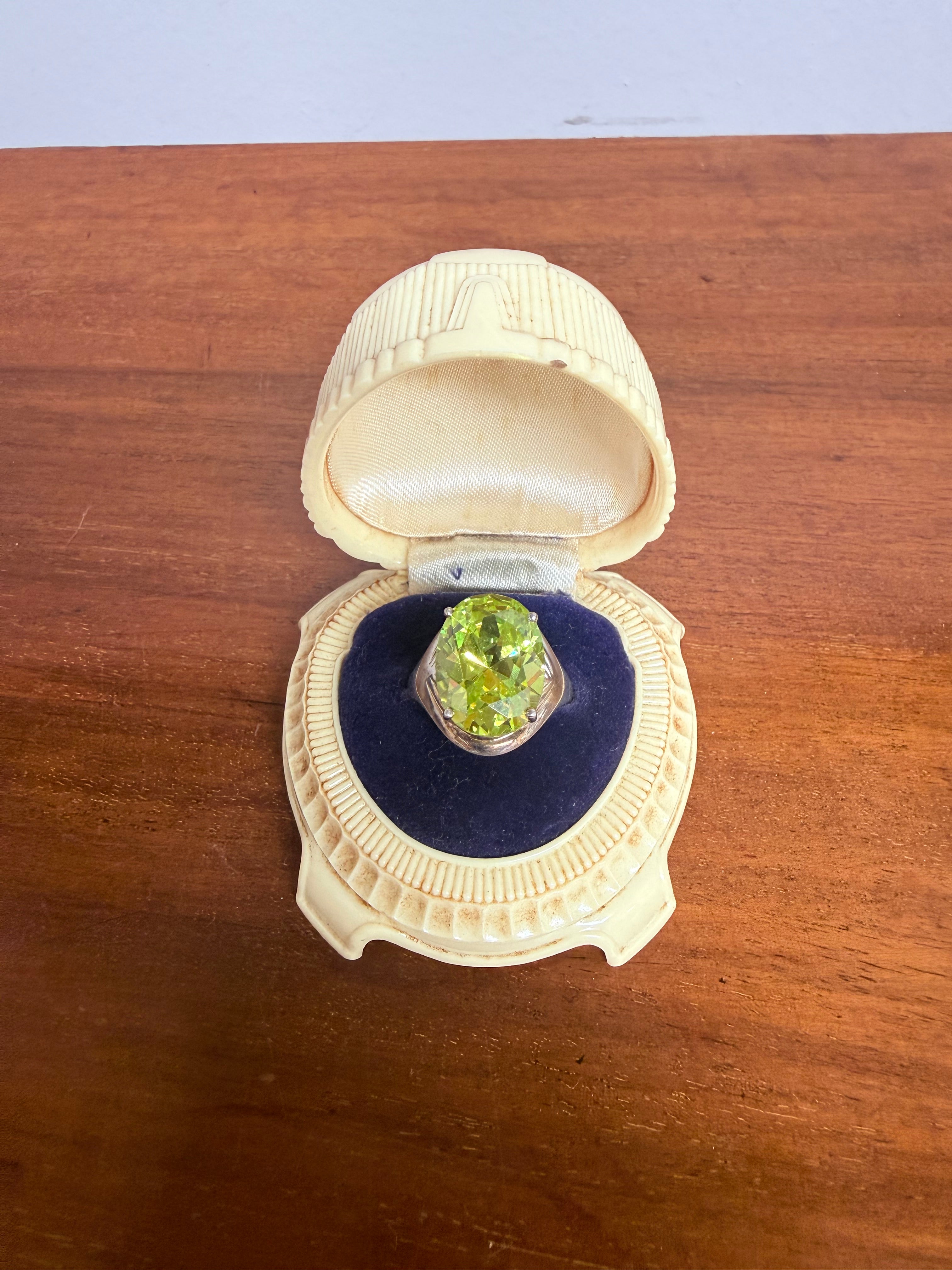 Sterling Silver 925 & Peridot Ring | Antique & Vintage | Moonee Ponds Antiques | Australia Wide Delivery