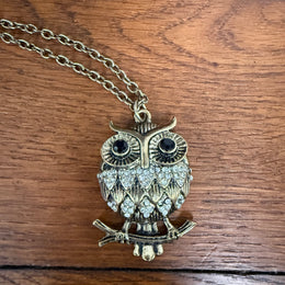 Vintage Gold Coloured Owl Pendant & Chain