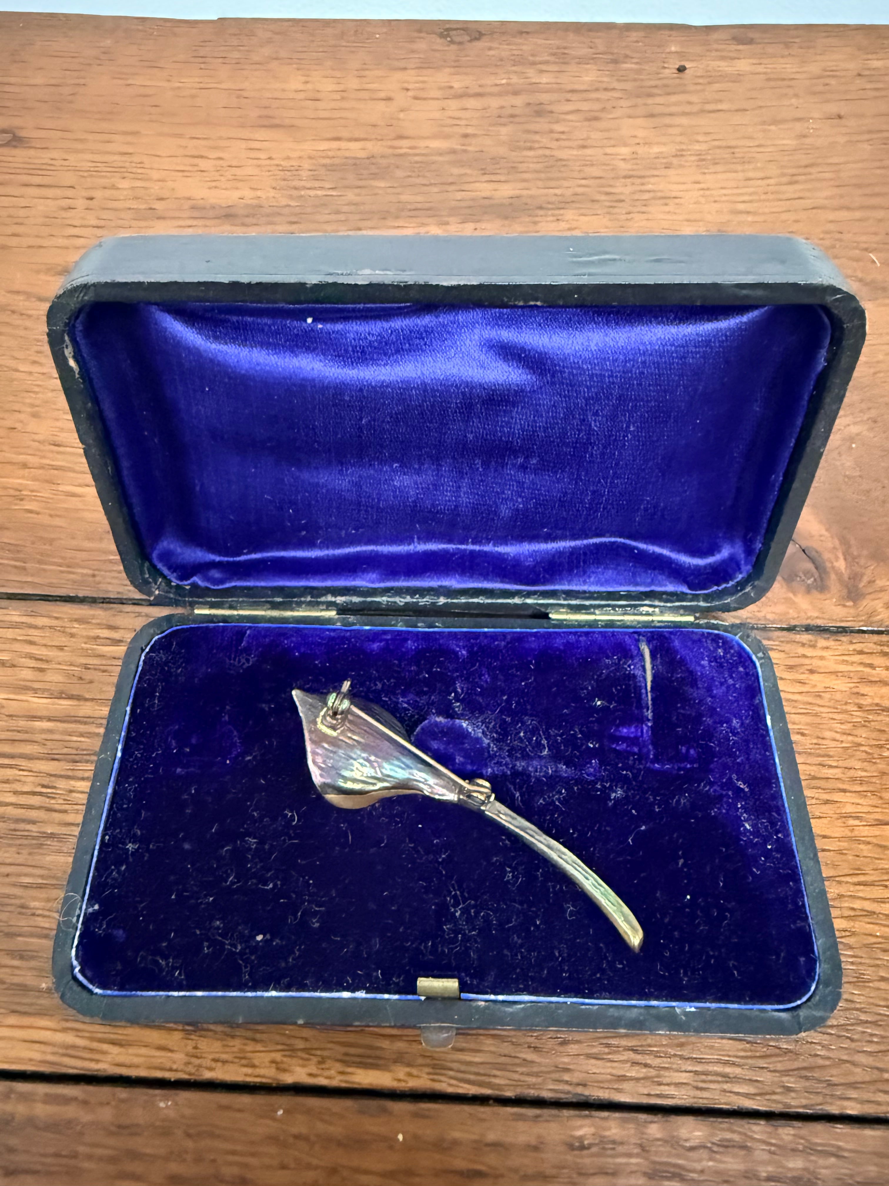 Calla Lily Gold Tone & Rhinestone Vintage brooch | Antique & Vintage | Moonee Ponds Antiques | Australia Wide Delivery