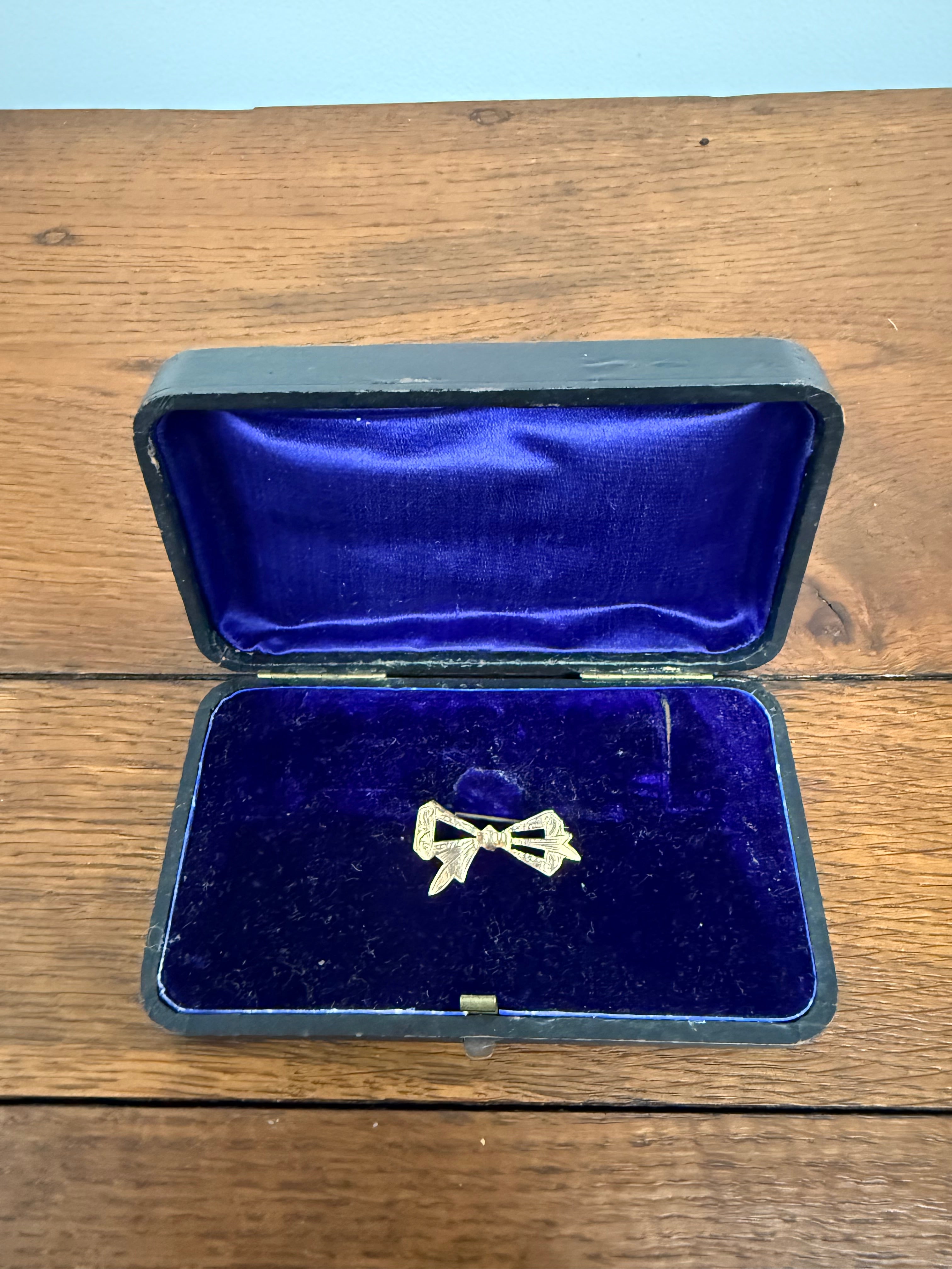 9 Carat Gold Silver Lined Bow Brooch | Antique & Vintage | Moonee Ponds Antiques | Australia Wide Delivery