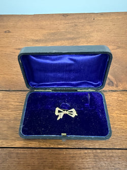 9 Carat Gold Silver Lined Bow Brooch | Antique & Vintage | Moonee Ponds Antiques | Australia Wide Delivery