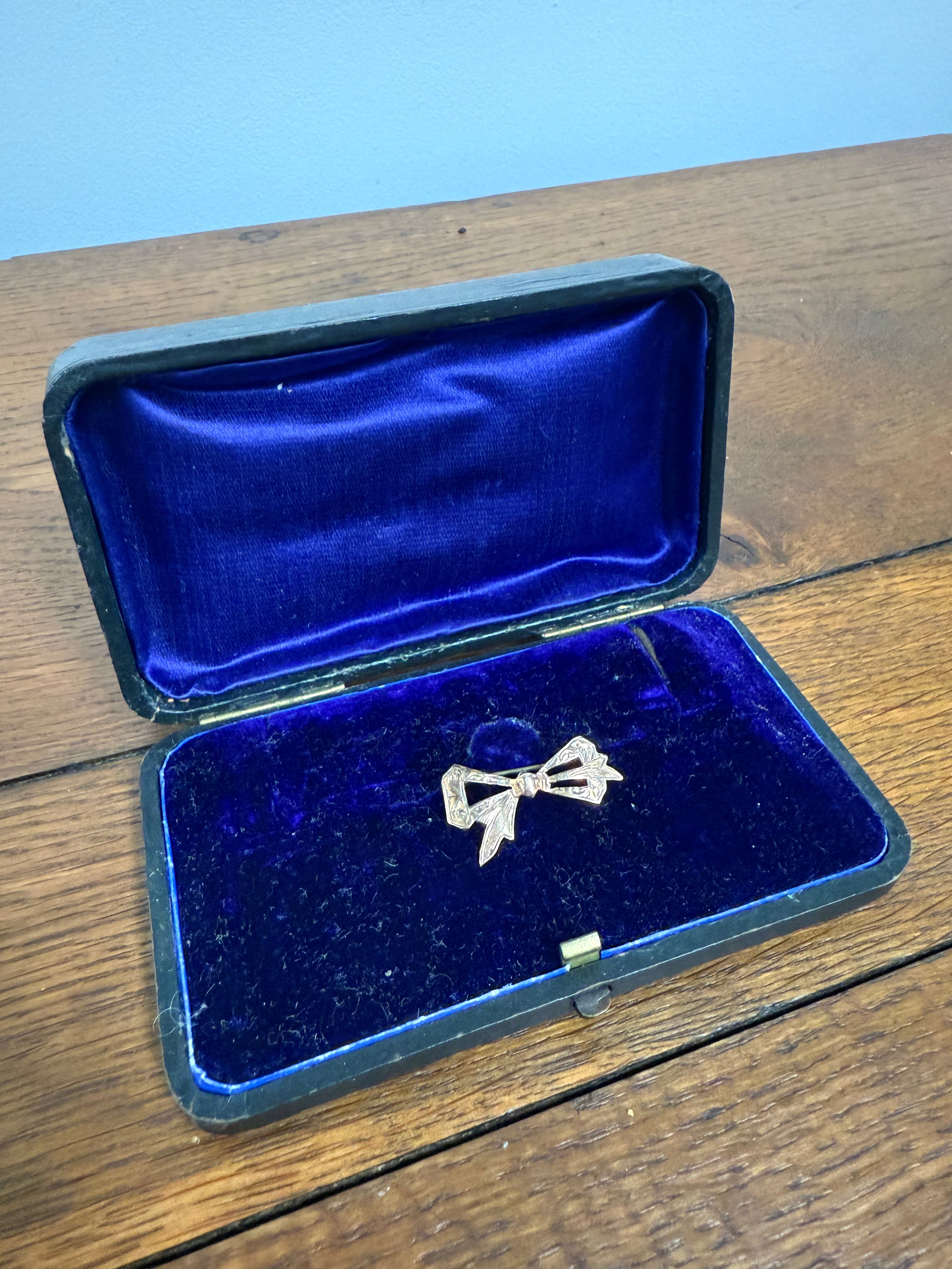 9 Carat Gold Silver Lined Bow Brooch | Antique & Vintage | Moonee Ponds Antiques | Australia Wide Delivery