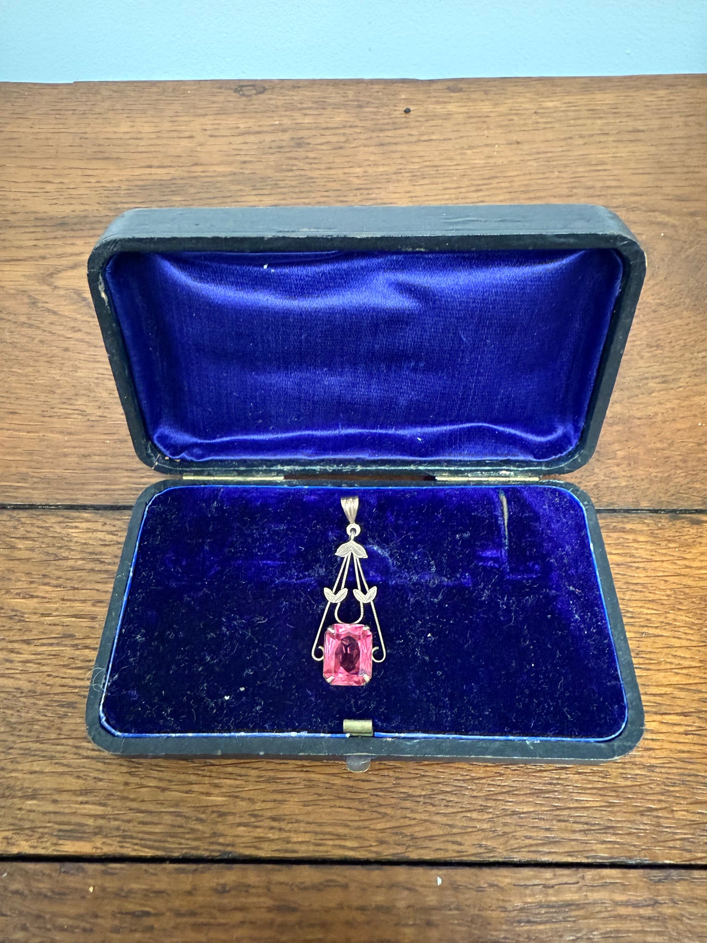 Vintage 9ct Silver Lined Pendant With Pink/Red Stone