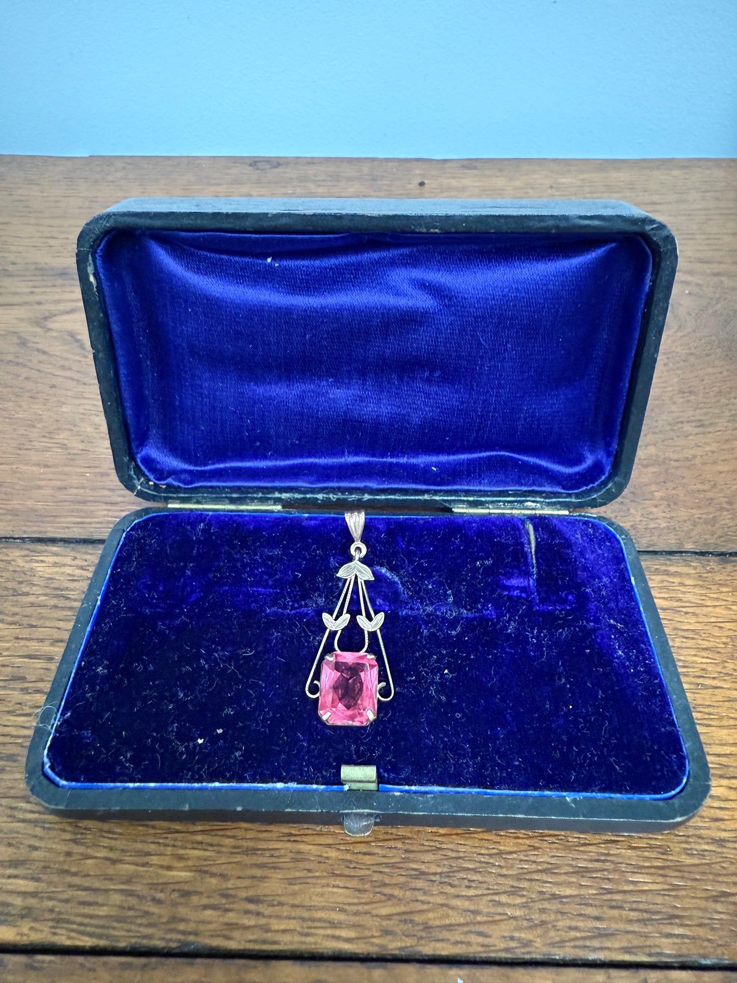 Vintage 9ct Silver Lined Pendant With Pink/Red Stone