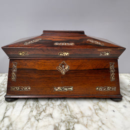 William IV (1835) Rosewood Tea Caddy with MOP Inlay.