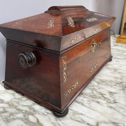 William IV (1835) Rosewood Tea Caddy with MOP Inlay.