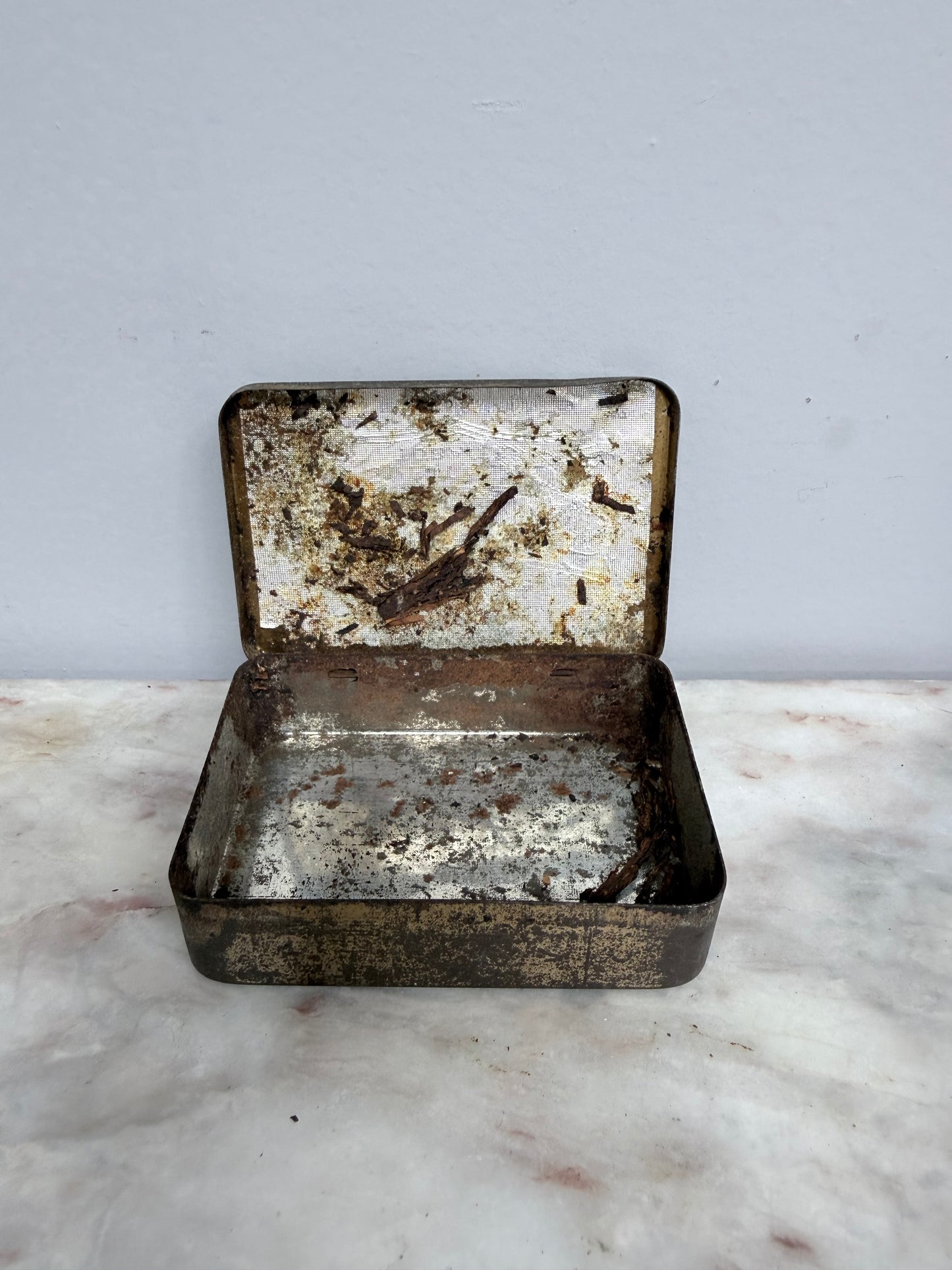 Vintage "Temple Bar" Tobacco Tin