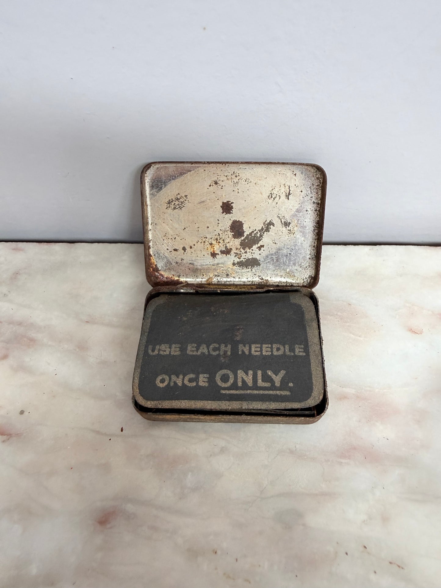 Vintage "Columbia Talkie" Needles Tin & Needles