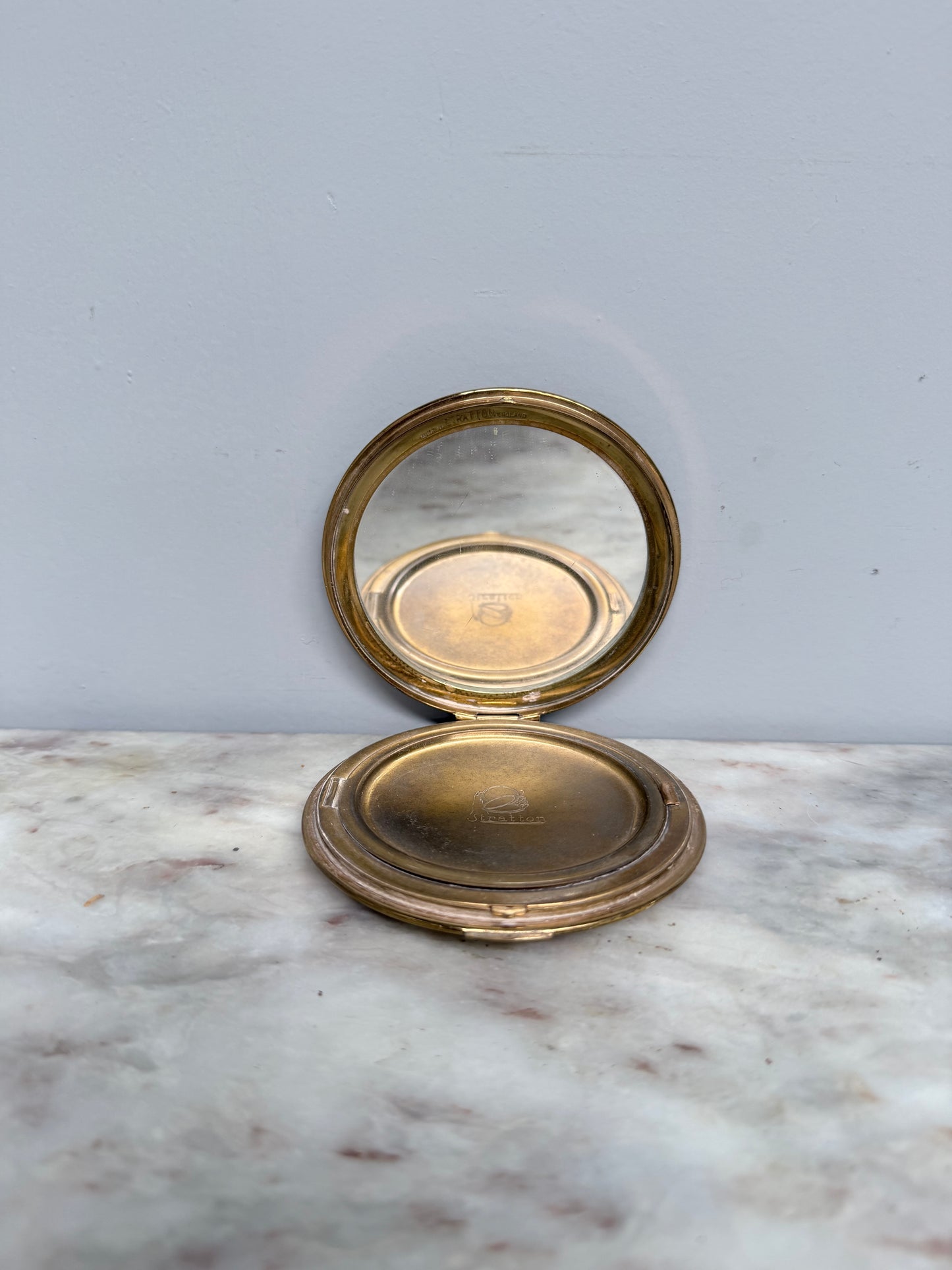 Vintage "Stratton" Powder Compact