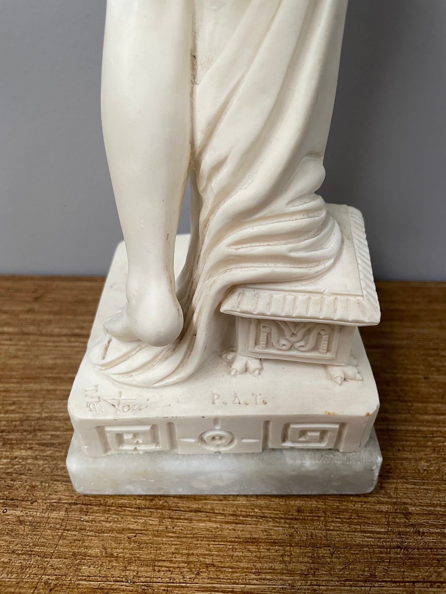 Classical Greek/Roman Female Statuette