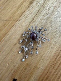 Stunning Vintage Rhinestone & Pearl Spray Brooch