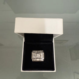 Impressive Vintage Silver (925) & White Stone Ring