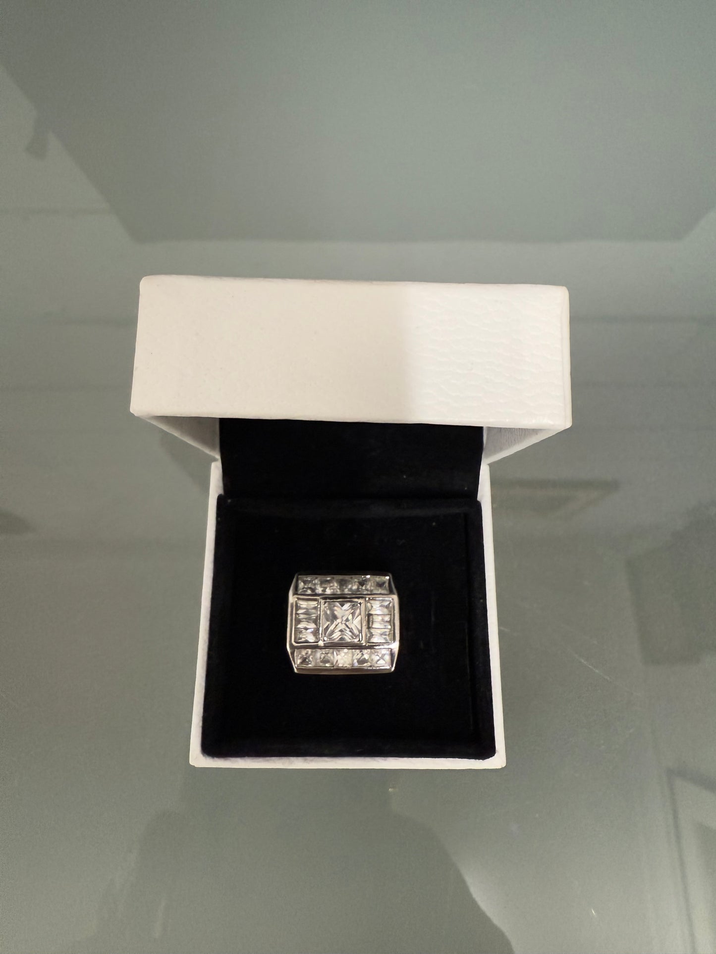 Impressive Vintage Silver (925) & White Stone Ring