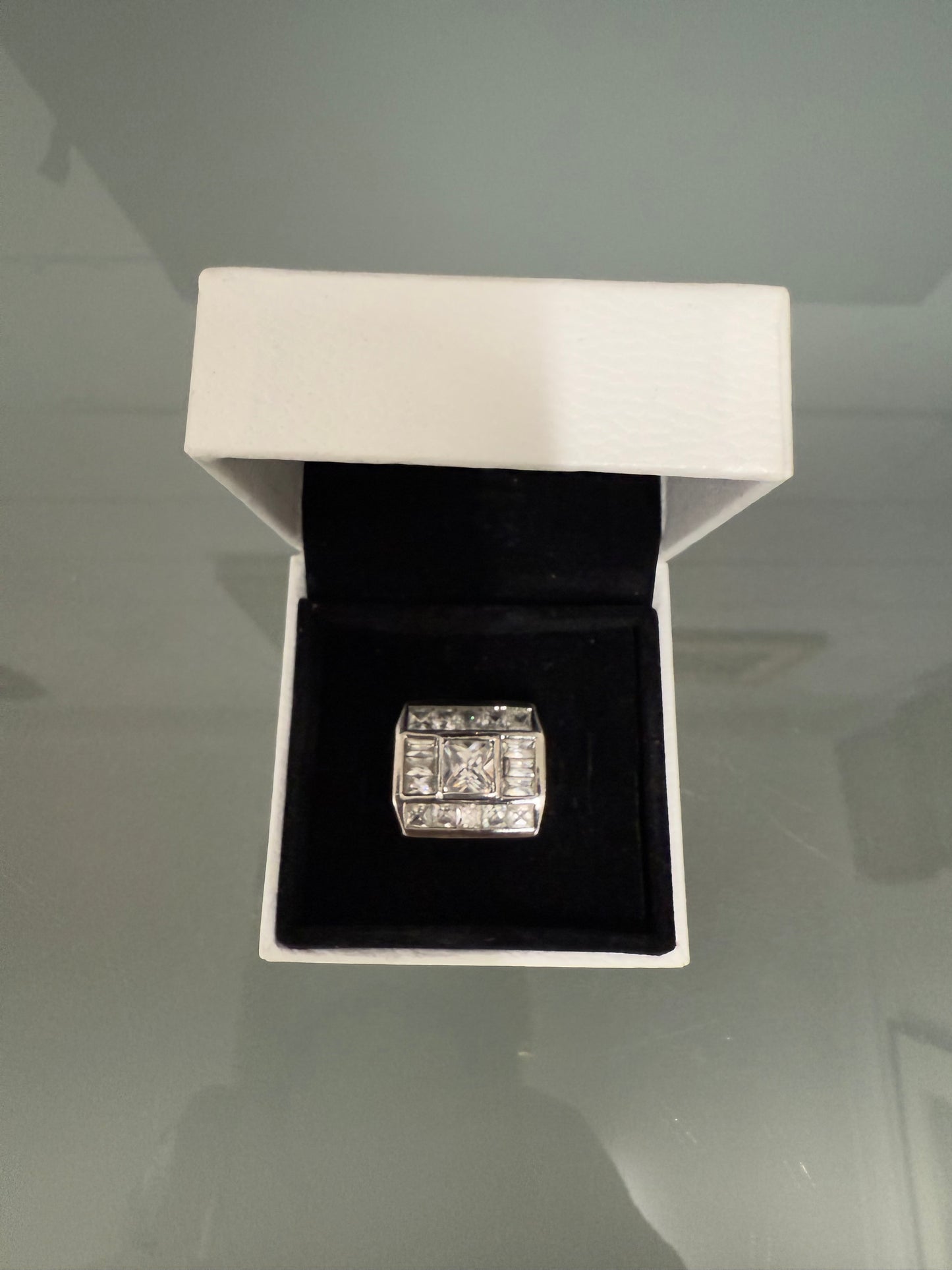 Impressive Vintage Silver (925) & White Stone Ring