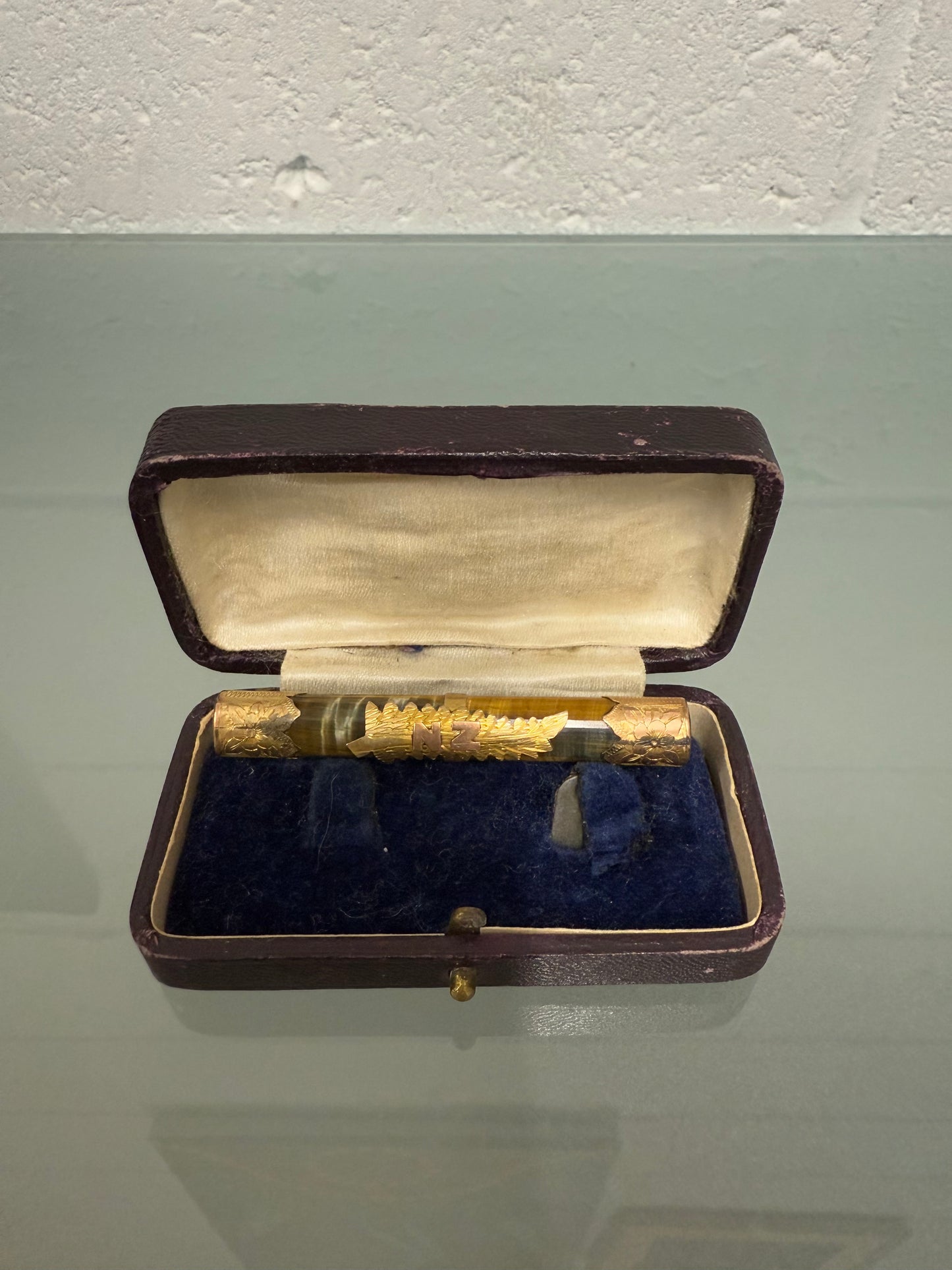 Edwardian New Zealand Tiger Eye & 9ct Gold brooch