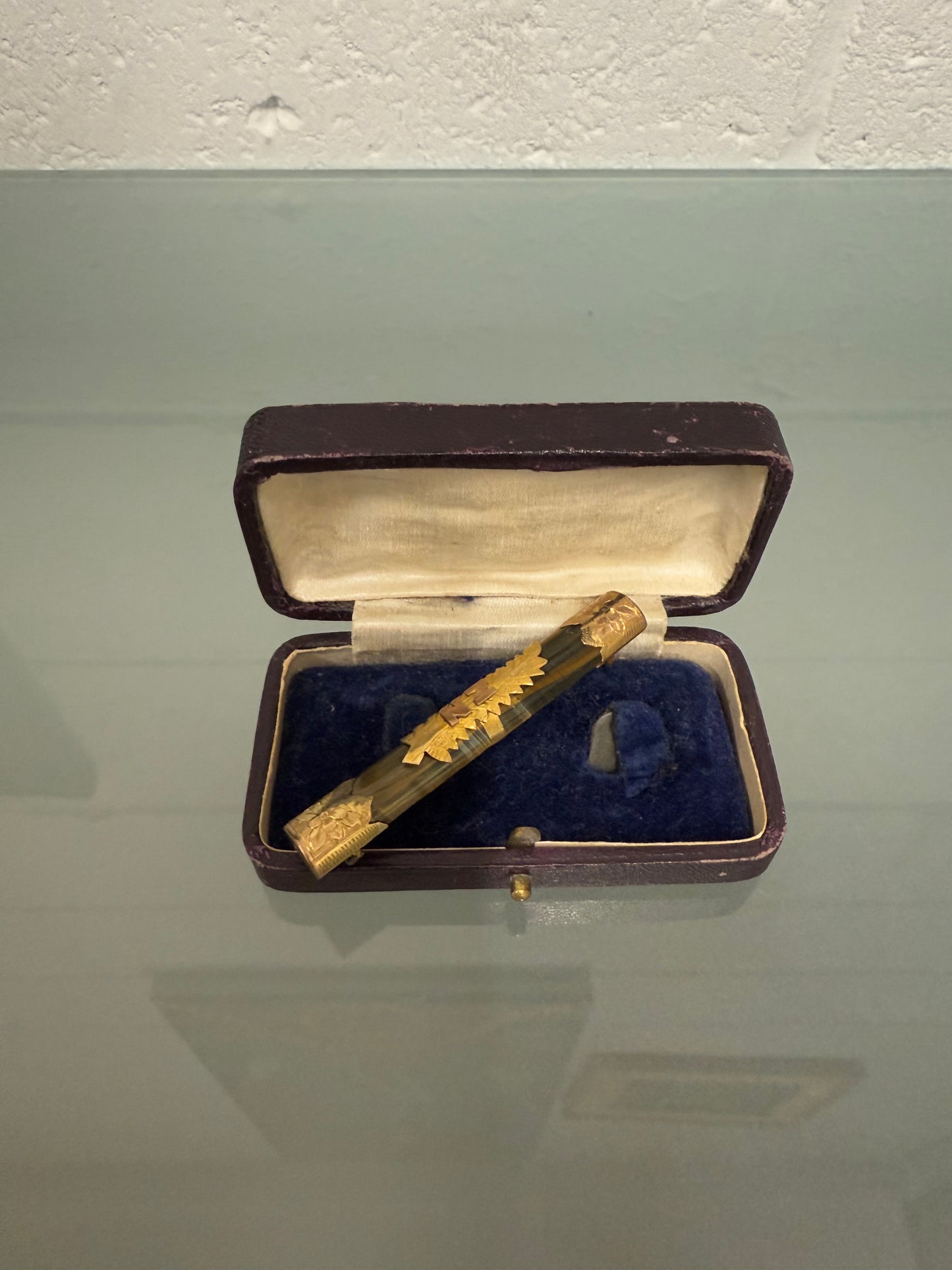 Edwardian New Zealand Tiger Eye & 9ct Gold brooch