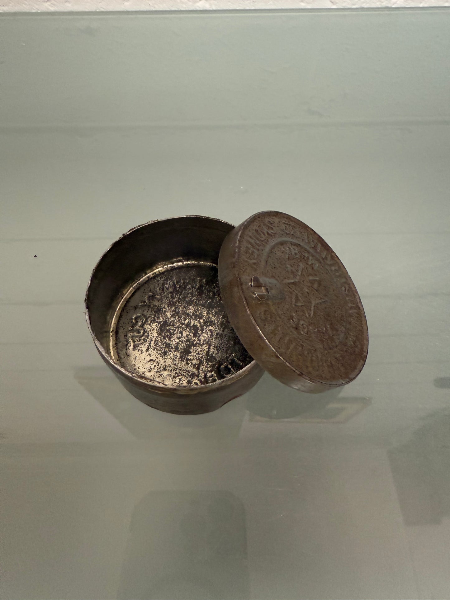 Vintage W H & H O Wills Navy Cut Tobacco Tin