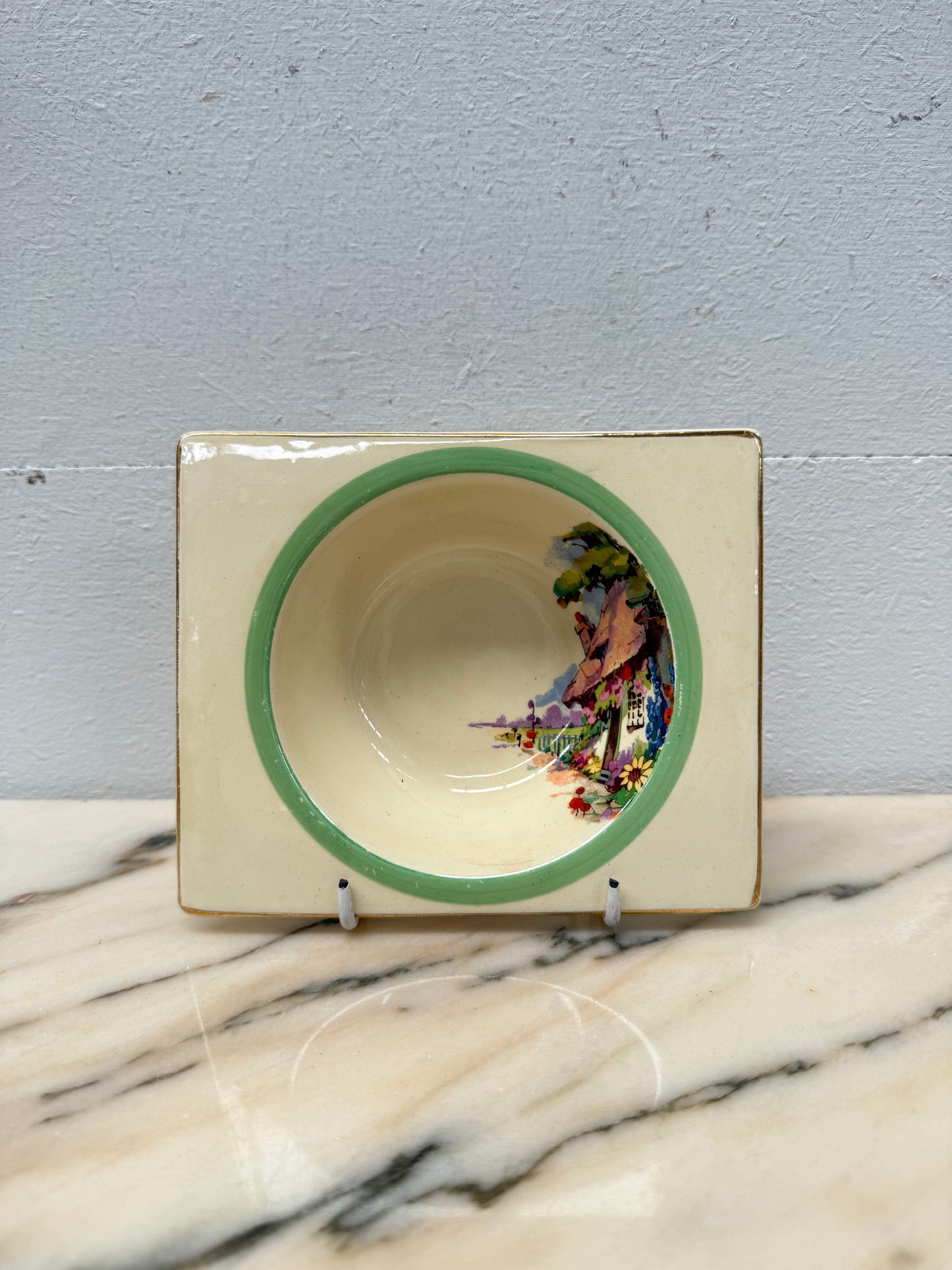 Clarice Cliff Design The Biarritz Bowl