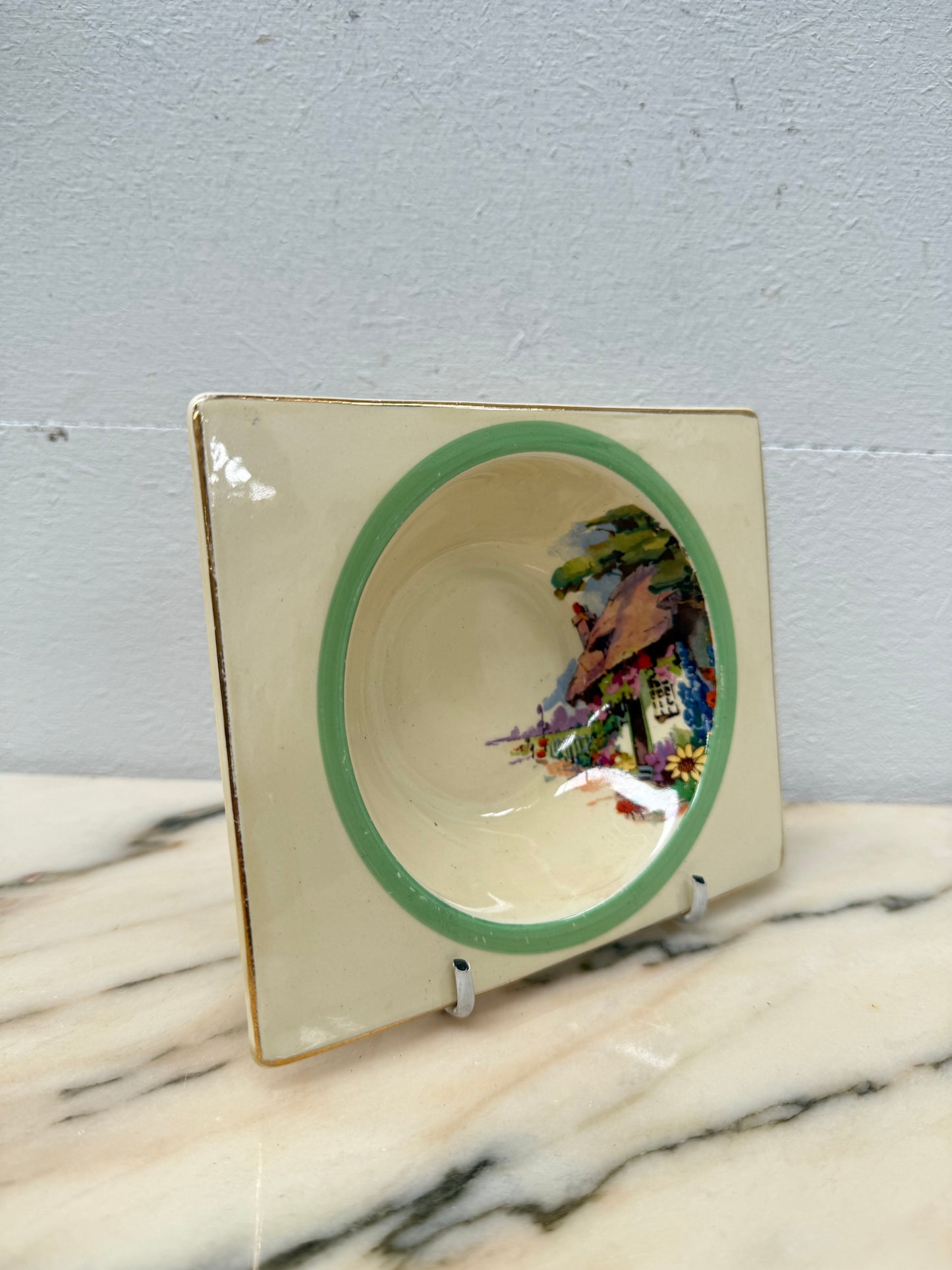 Clarice Cliff Design The Biarritz Bowl