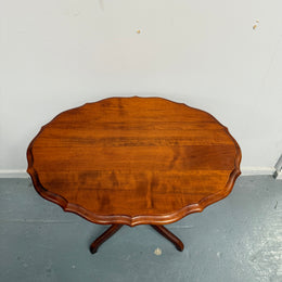 Vintage Mahogany Oval Vintage Occasional Wine Table