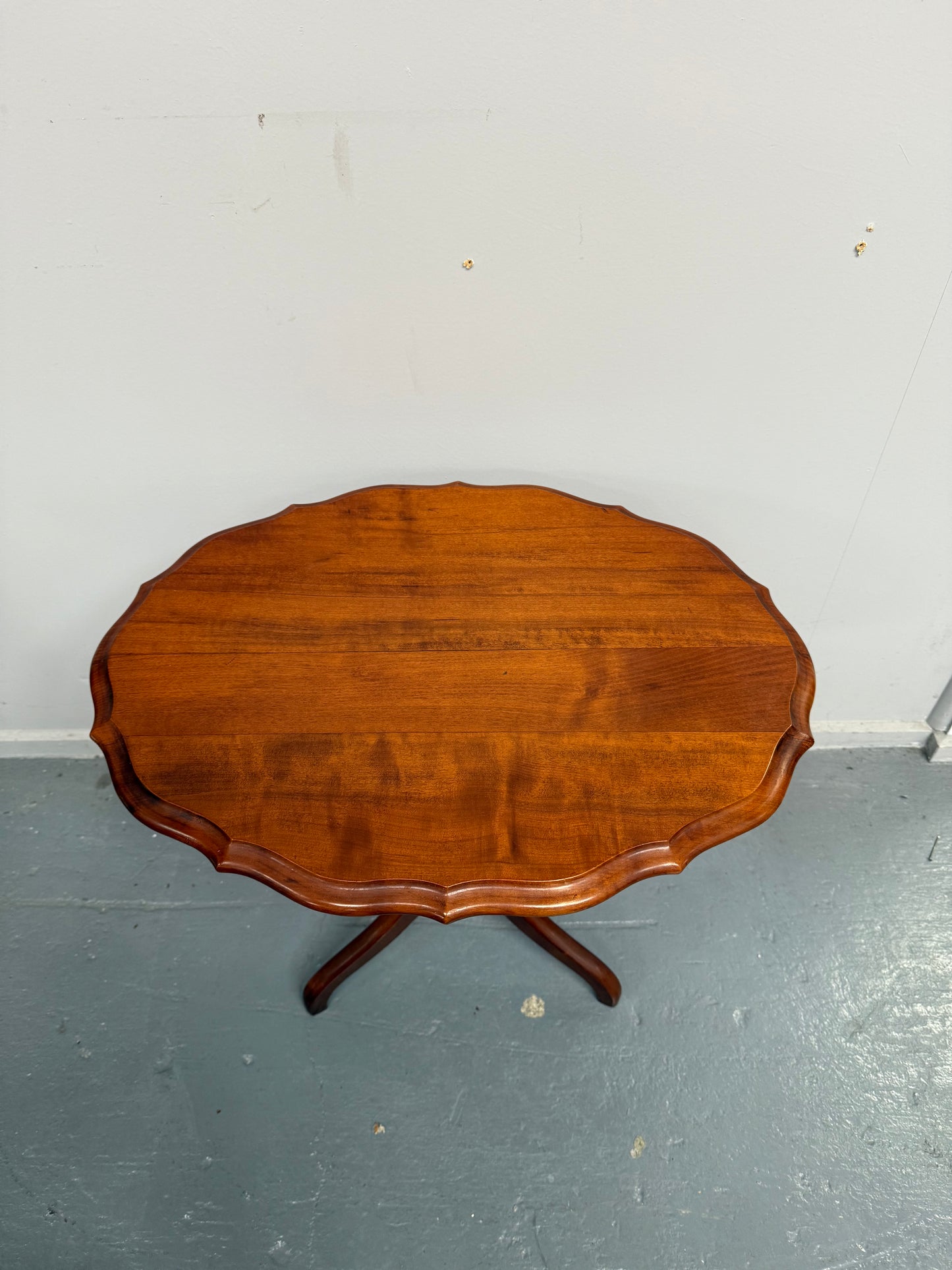 Vintage Mahogany Oval Vintage Occasional Wine Table