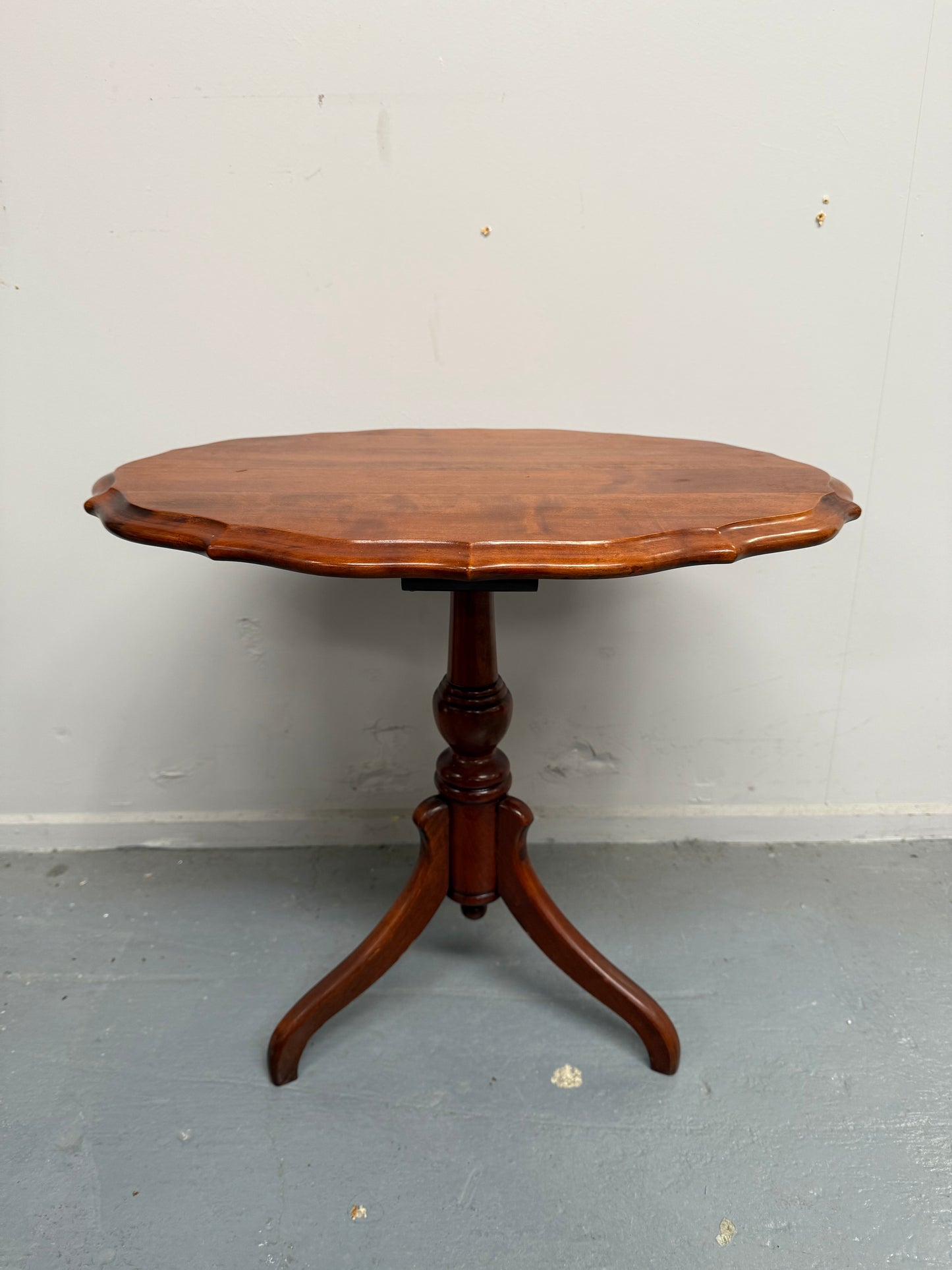 Vintage Mahogany Oval Vintage Occasional Wine Table