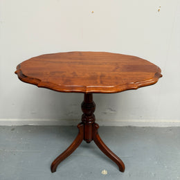 Vintage Mahogany Oval Vintage Occasional Wine Table